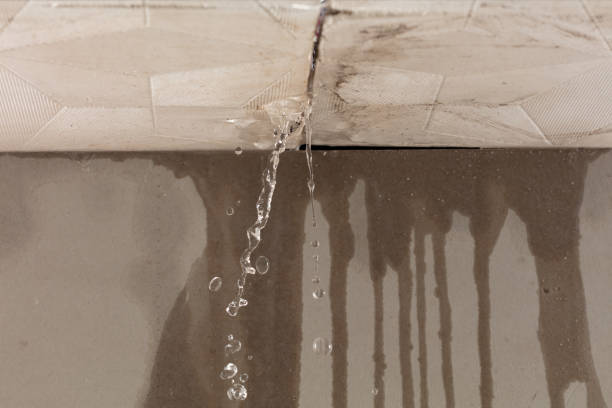 Professional Water Extraction technician working in Valley View, OH